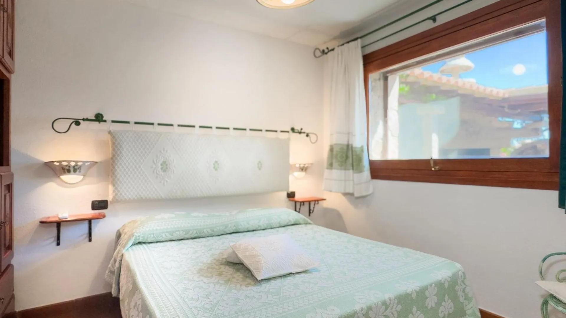 Suite Suliana Porto San Paolo  0*, Porto San Paolo (Sardinia) Italy