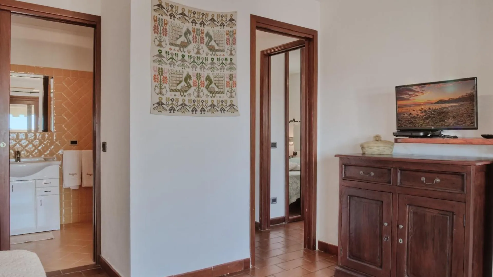Guest house Suite Suliana Porto San Paolo  Italy