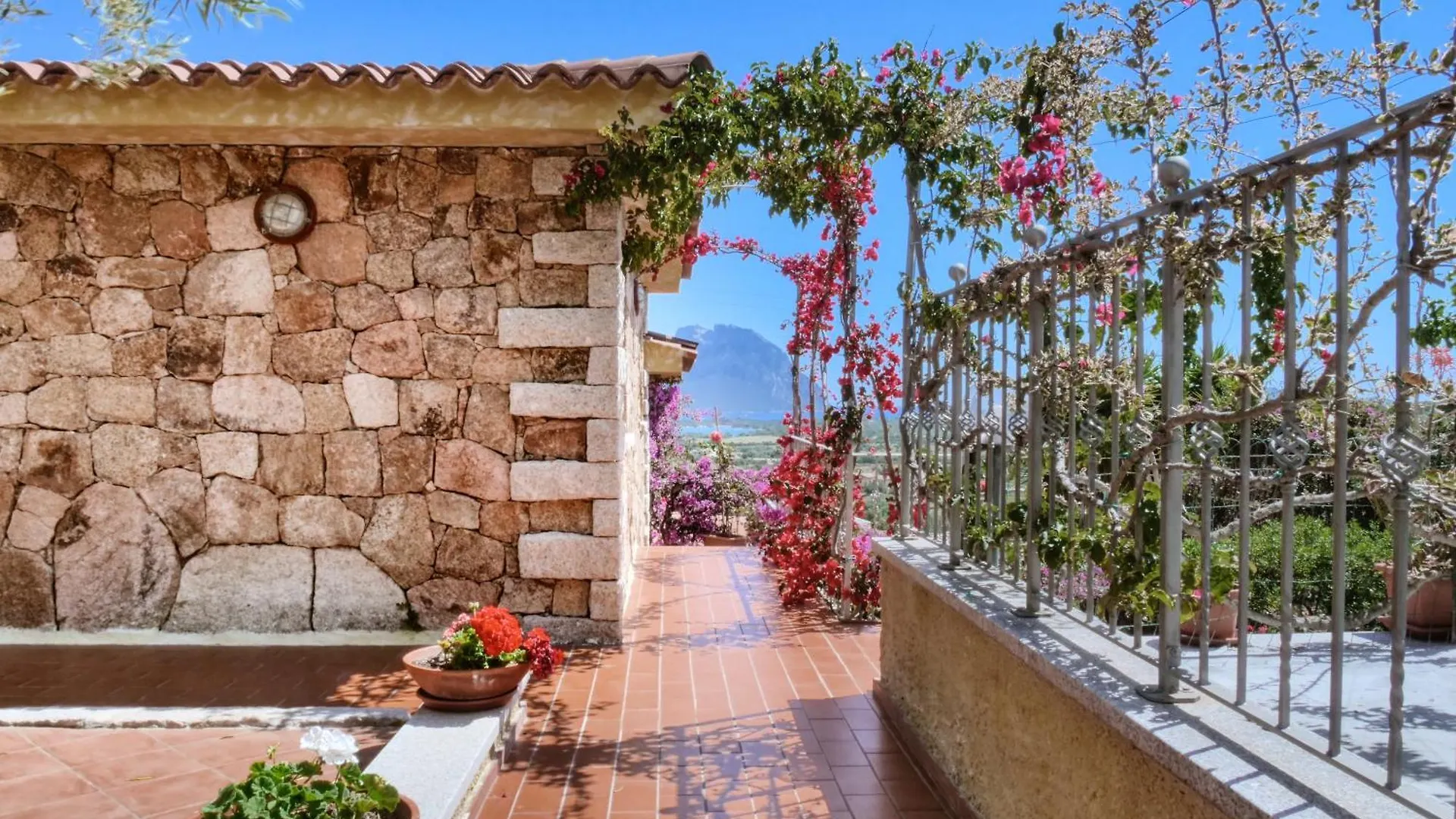 Suite Suliana Porto San Paolo