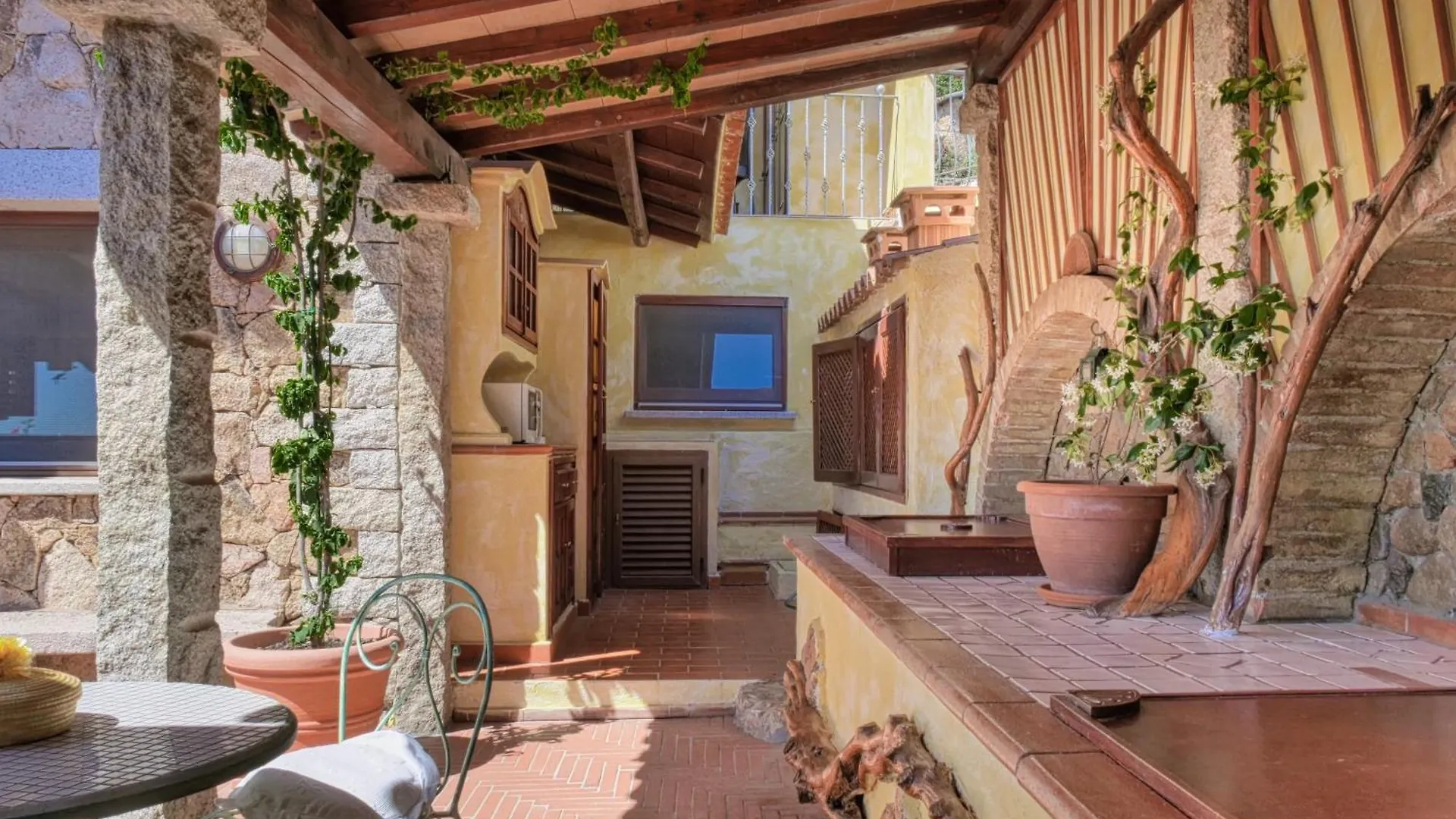 Guest house Suite Suliana Porto San Paolo