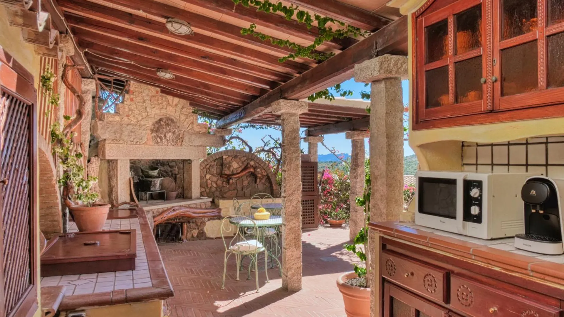 Suite Suliana Loiri Porto San Paolo Pensión