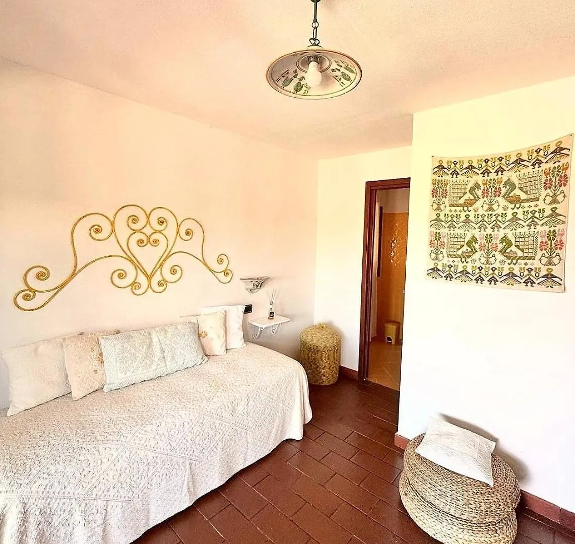 Suite Suliana Porto San Paolo  Guest house
